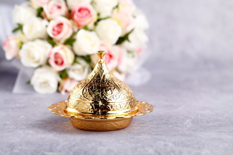 Gold luxury wedding favor box