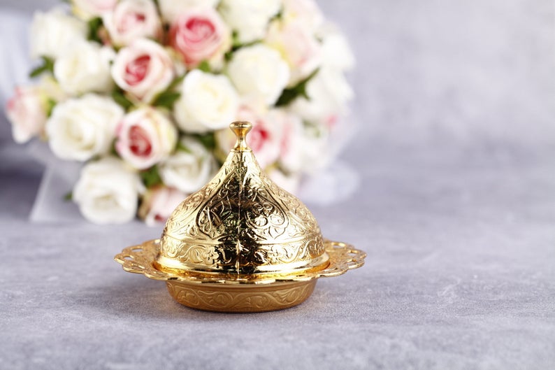 Gold luxury wedding favor box