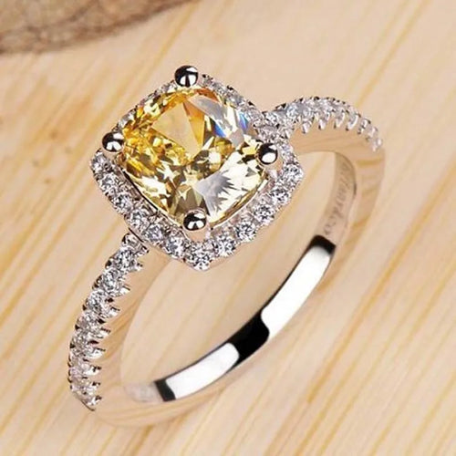 18K White Gold Engagement Rings with Yellow/White Diamonds for Women - A Luxurious Affair