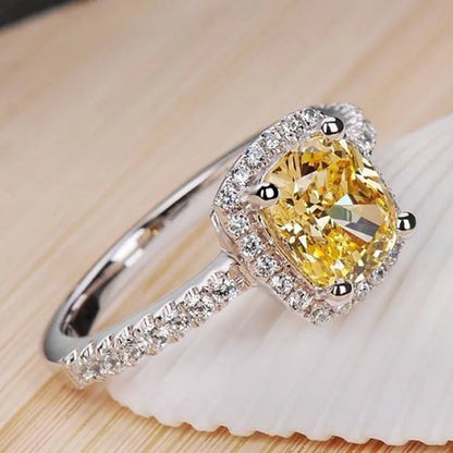 18K White Gold Engagement Rings with Yellow/White Diamonds for Women - A Luxurious Affair